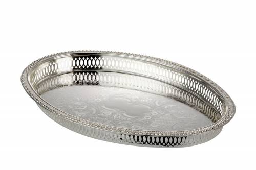 Tava pentru servire - din metal argintat - Embossed Oval Argintiu - L37xl26xH3 cm